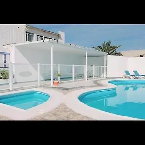 Stunning 2 Bedroom 2 Bathroom 2 Minutes To Apartment
