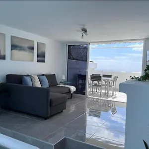 110 Colony Club Apartment